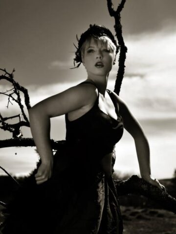 Black Feather Cap