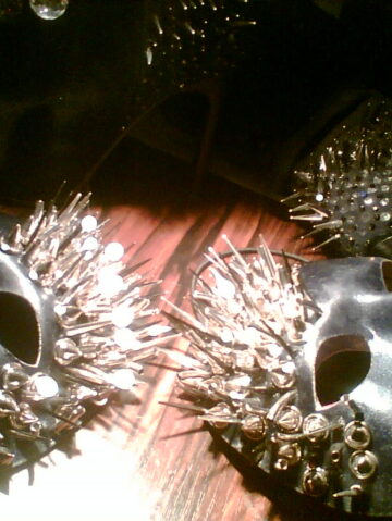 Masks with Spikes
