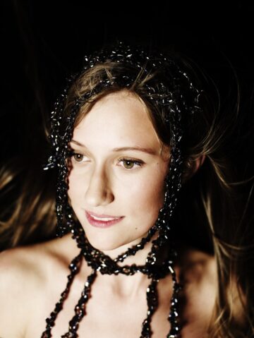 Neckless with black beads